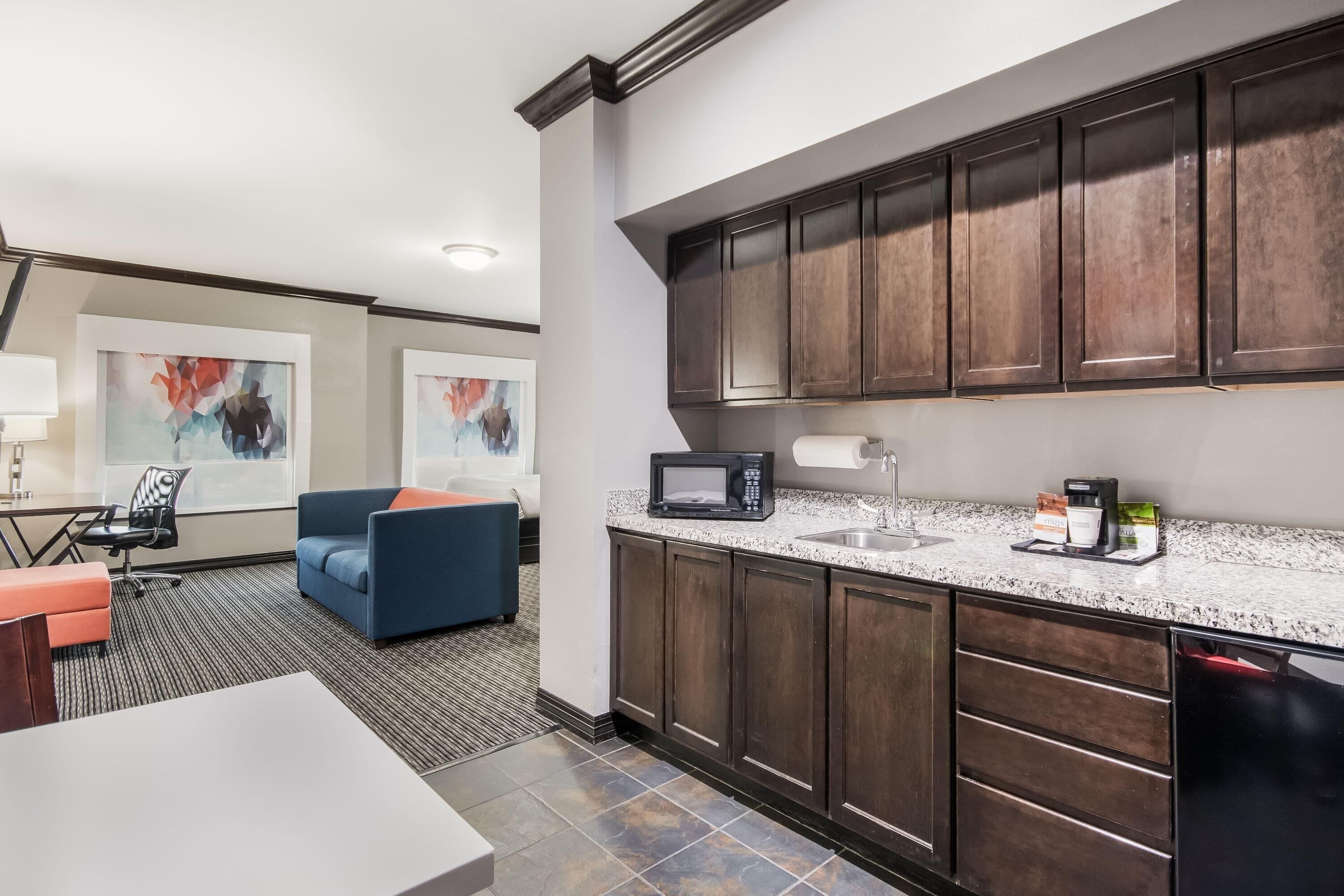 Pillowtop-bedden, een kluis op de kamer, een bureau