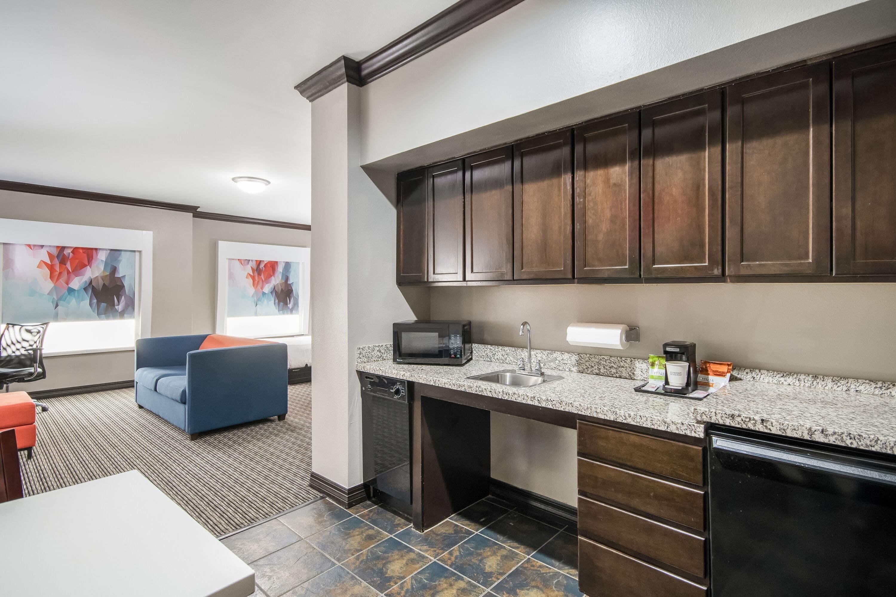 Pillowtop-bedden, een kluis op de kamer, een bureau