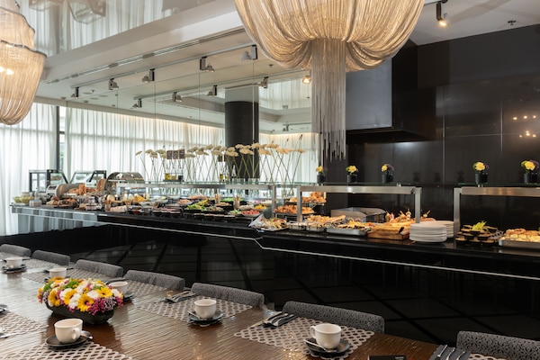 Desayuno buffet diario (ILS 95 por persona)
