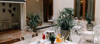 La Mision Hotel Boutique