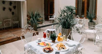 La Mision Hotel Boutique