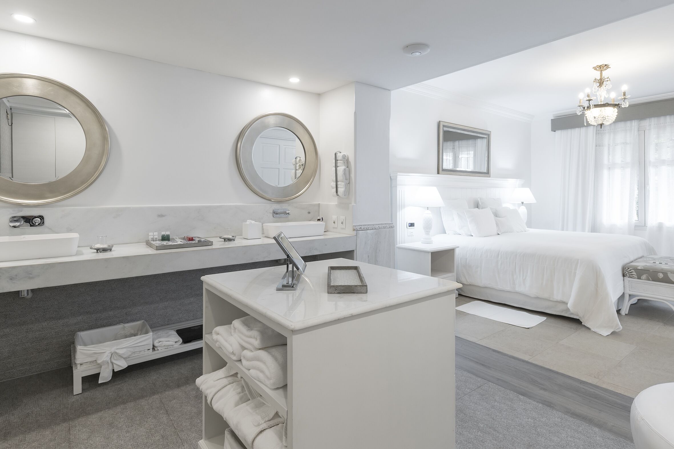 presidential room, 1 king bed (corporate flat) | 1 bedroom, premium bedding, down duvets, pillow-top beds