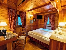 Romantic Double Room | Premium bedding, down comforters, Select Comfort beds, minibar
