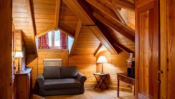 Room Prestige | Coin séjour | Télévision à écran plat