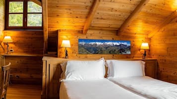 Premier Triple Room, Bathtub | Premium bedding, down comforters, Select Comfort beds, minibar