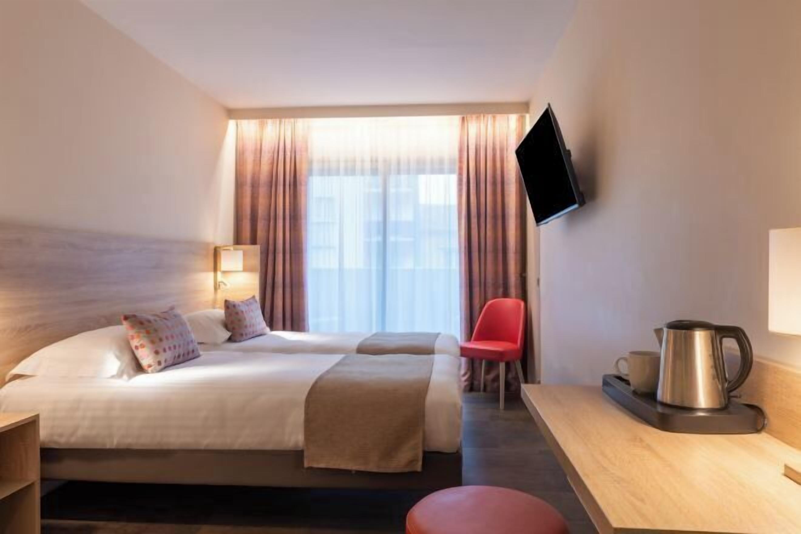 Minibar, coffres-forts dans les chambres, décoration personnalisée