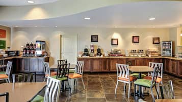 Desayuno bufé gratuito