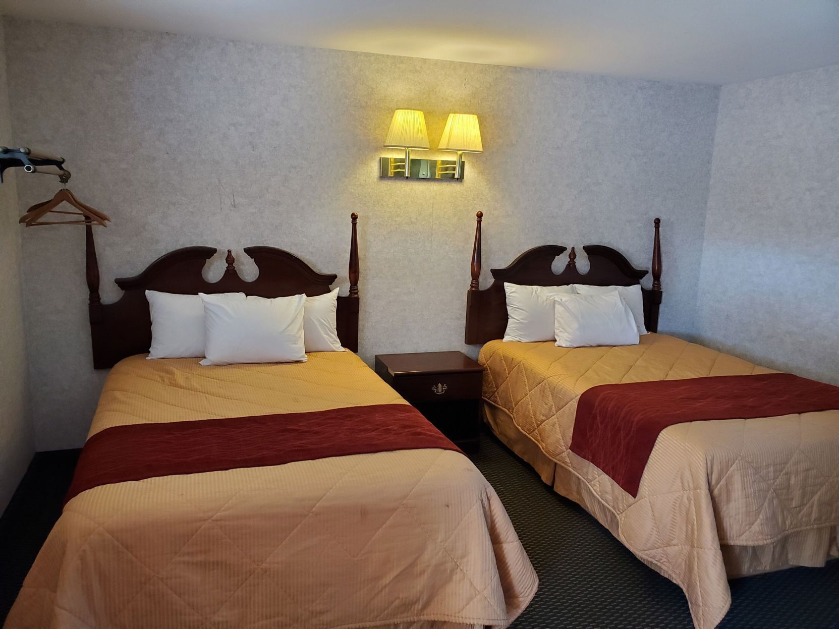 Desk, free WiFi, bed sheets