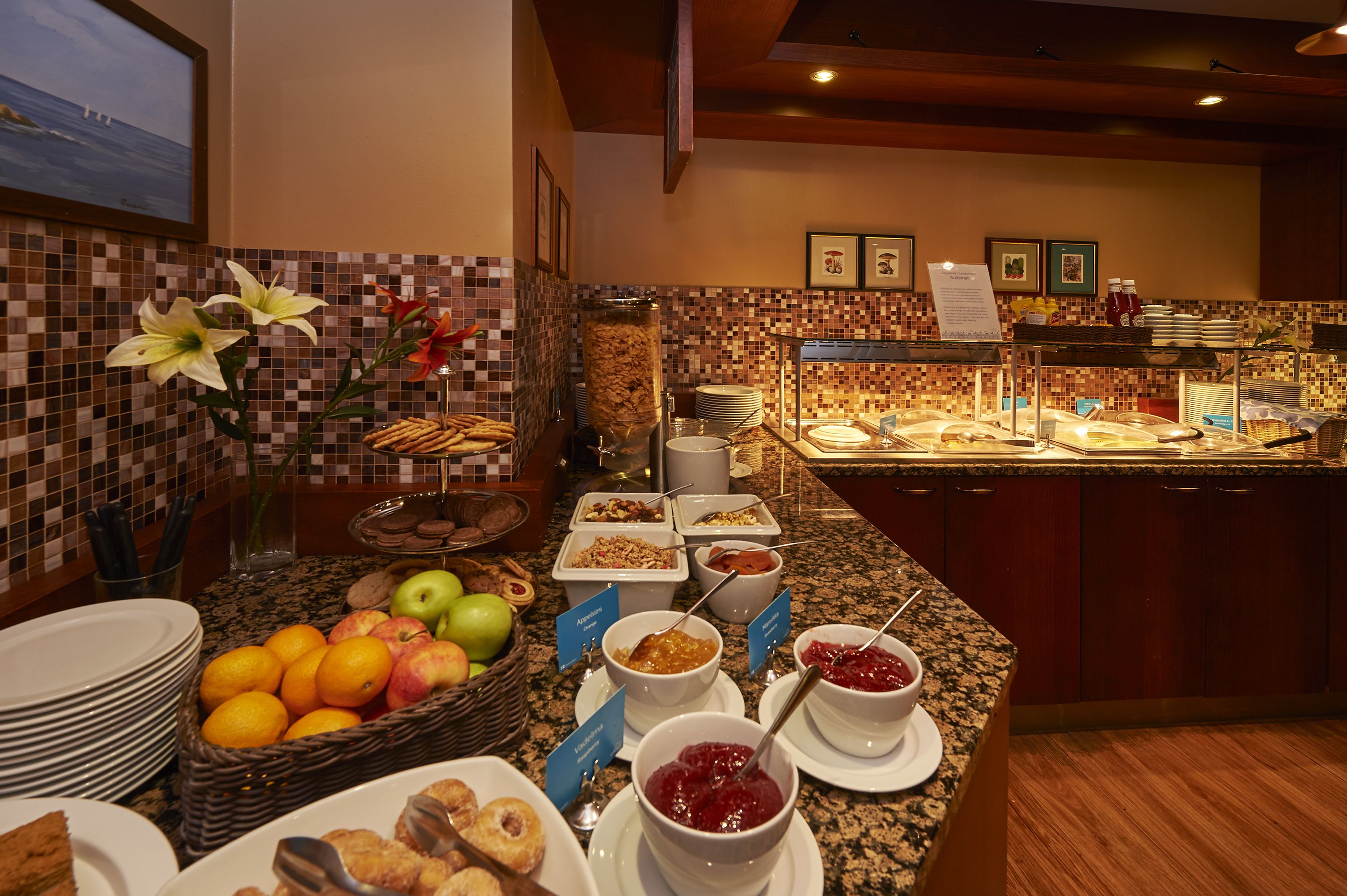 free buffet breakfast