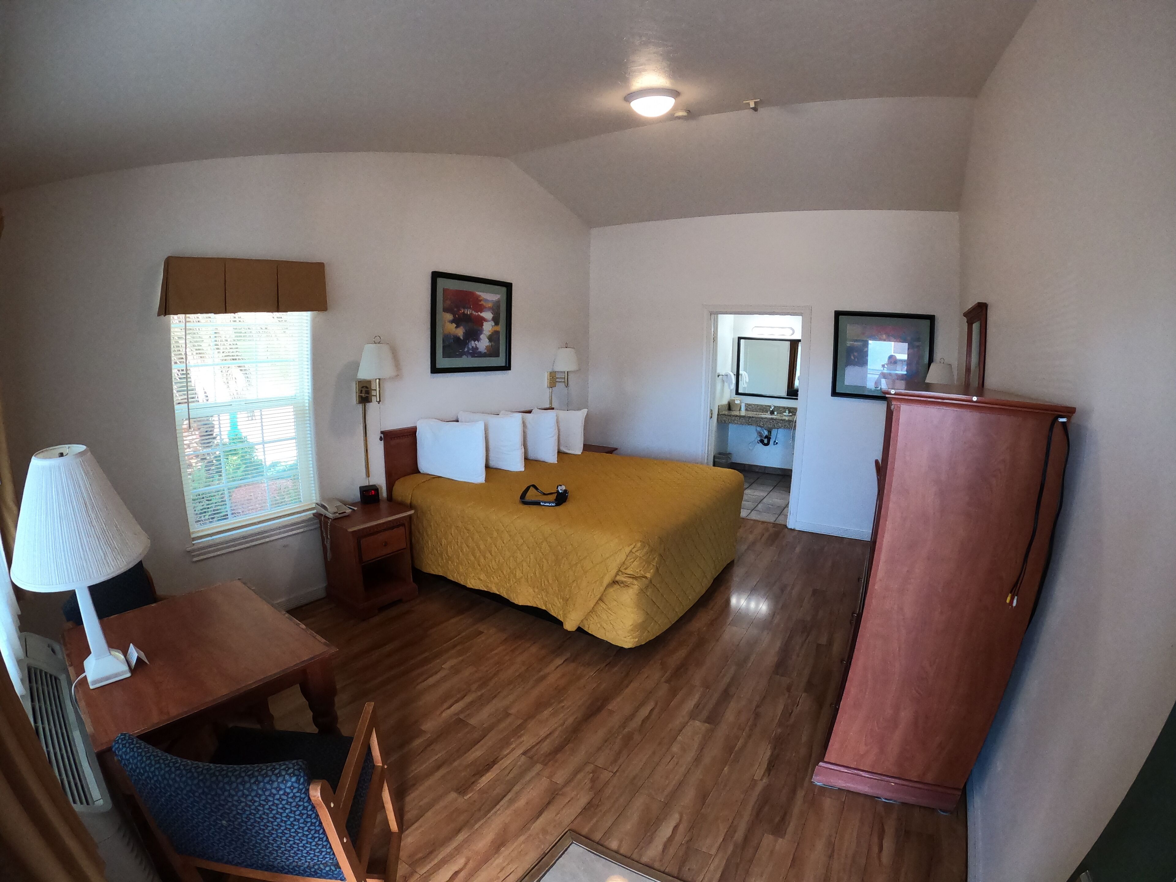 Premium-Zimmer, 1 King-Bett, Haustiere nicht gestattet | Hochwertige Bettwaren, Verdunkelungsvorhänge, kostenloses WLAN