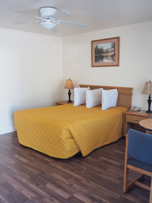 أغطية فراش متميزة وستائر تعتيم وواي فاي مجانًا وملاءات أسرّة