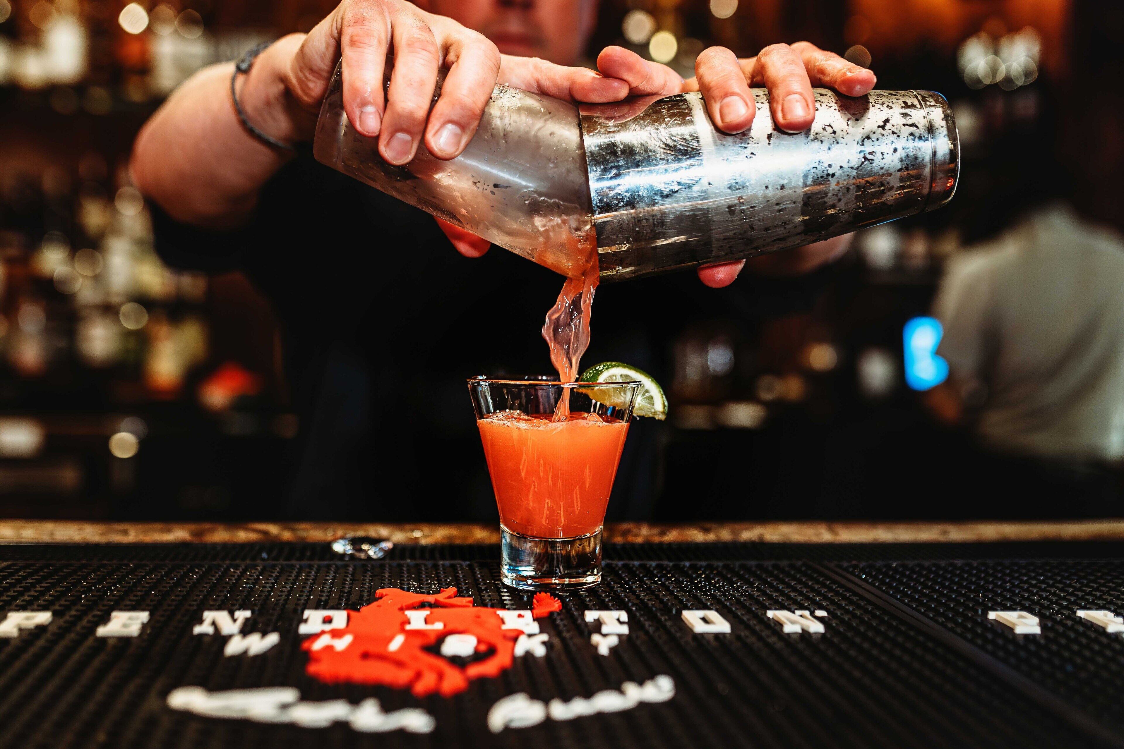 serves dinner and happy hour