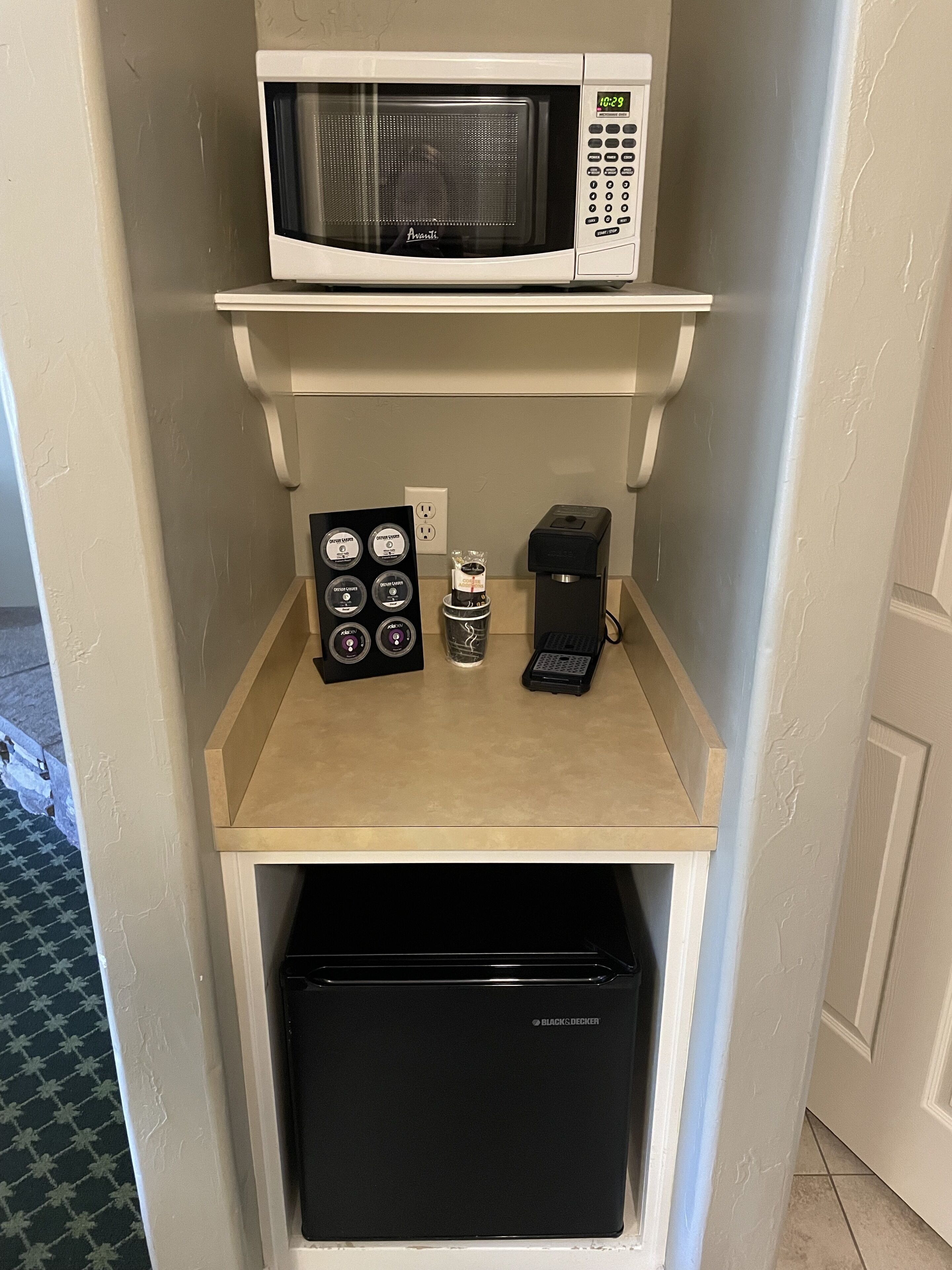 fridge, microwave, coffee/tea maker