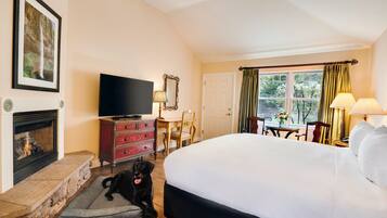 Standard Room, 1 King Bed, Pets allowed