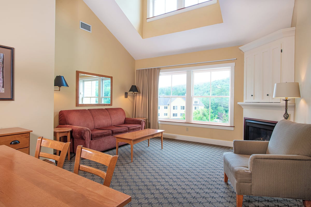 Suite, 1 Bedroom (Plus Loft) | Living area