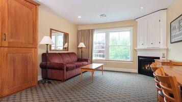 Premium bedding, in-room safe, individually decorated