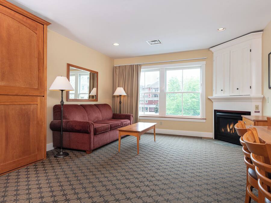 Premium bedding, in-room safe, individually decorated