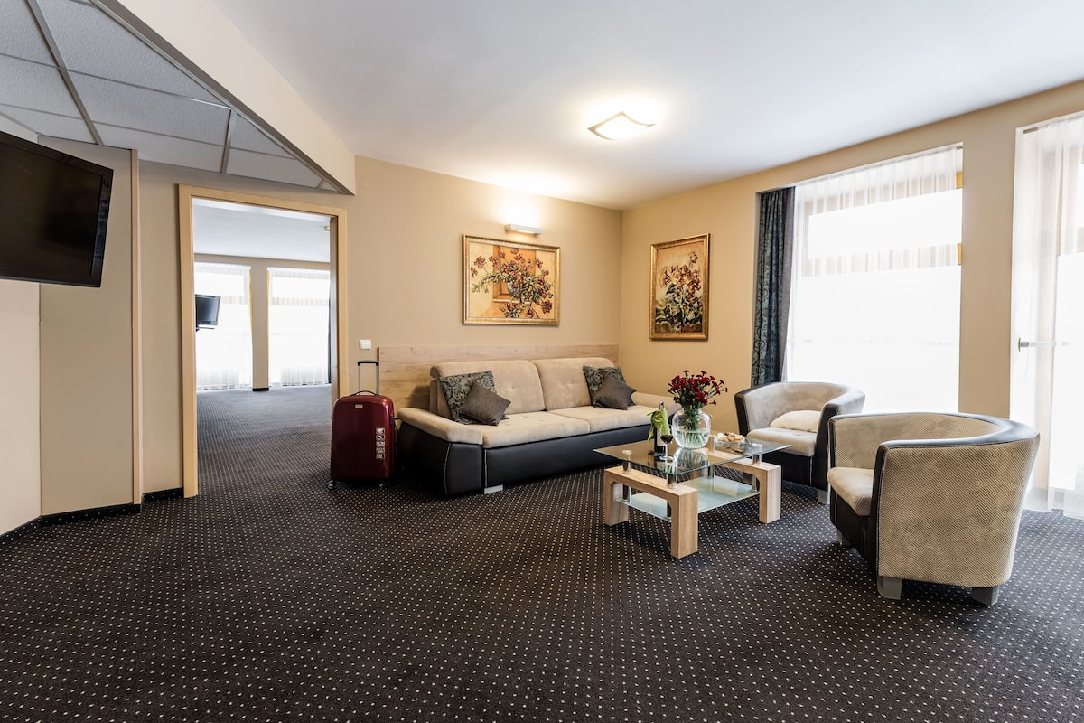 Suite | Living room