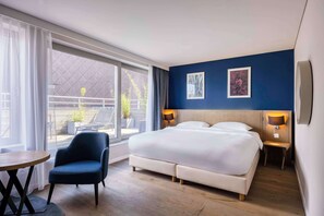 Junior Suite, Terrace | Hypo-allergenic bedding, in-room safe, desk, blackout curtains - Park Inn by Radisson Antwerp City Centre (Antwerp)