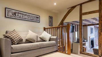 Superior Quadruple Room | Desk, free WiFi, bed sheets