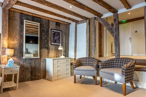 Superior Quadruple Room | Desk, free WiFi, bed sheets