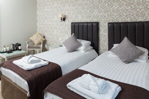 Superior kamer, 1 twee- of 2 eenpersoonsbedden | Een bureau, gratis wifi