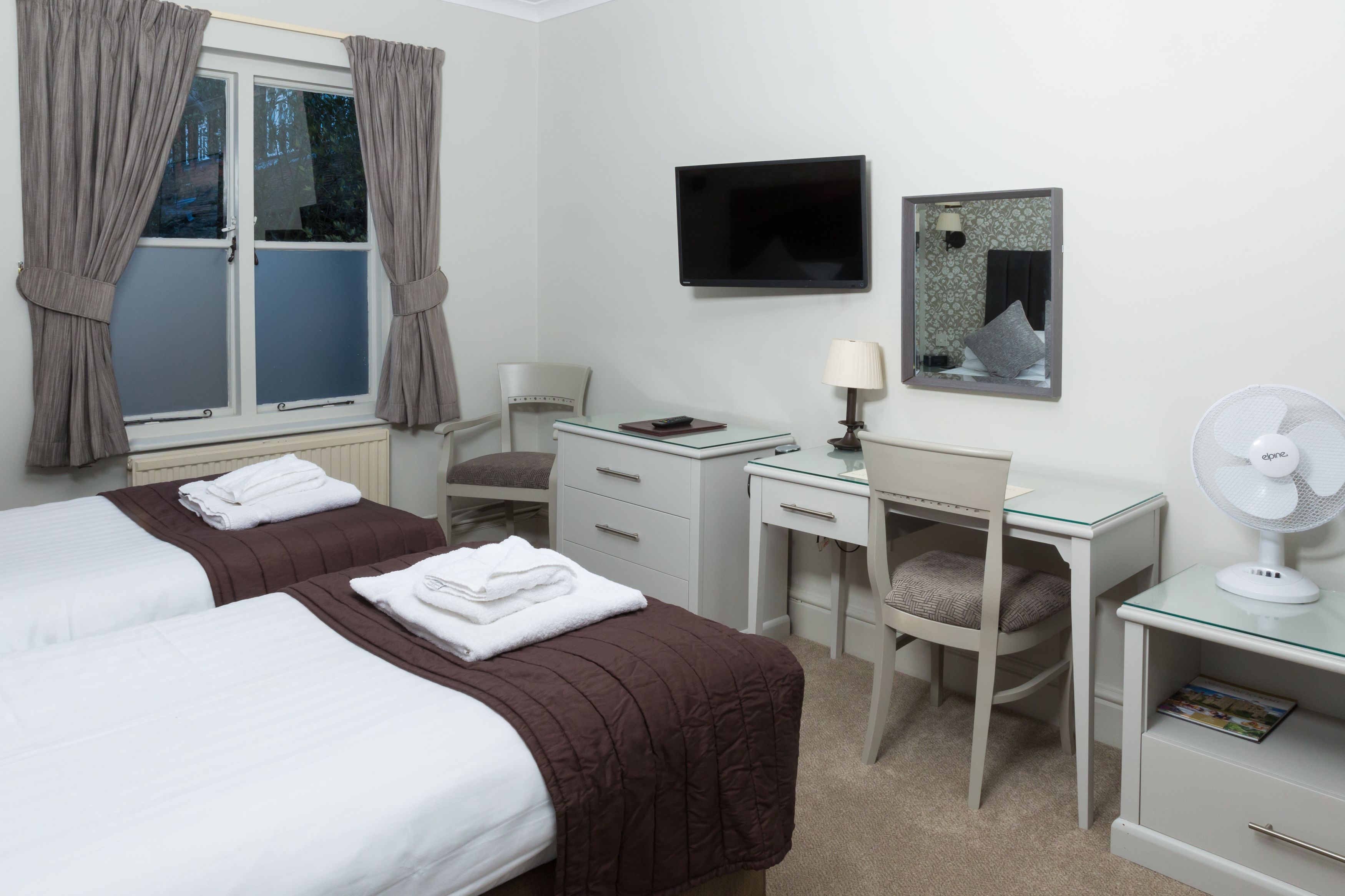 superior double or twin room | desk, free wifi