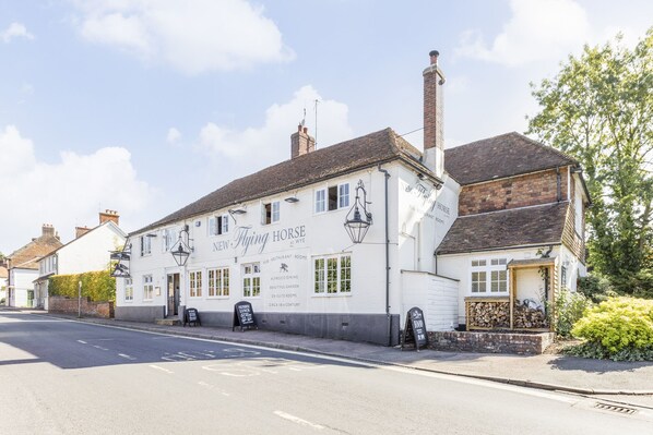 Garden - New Flying Horse (Ashford)