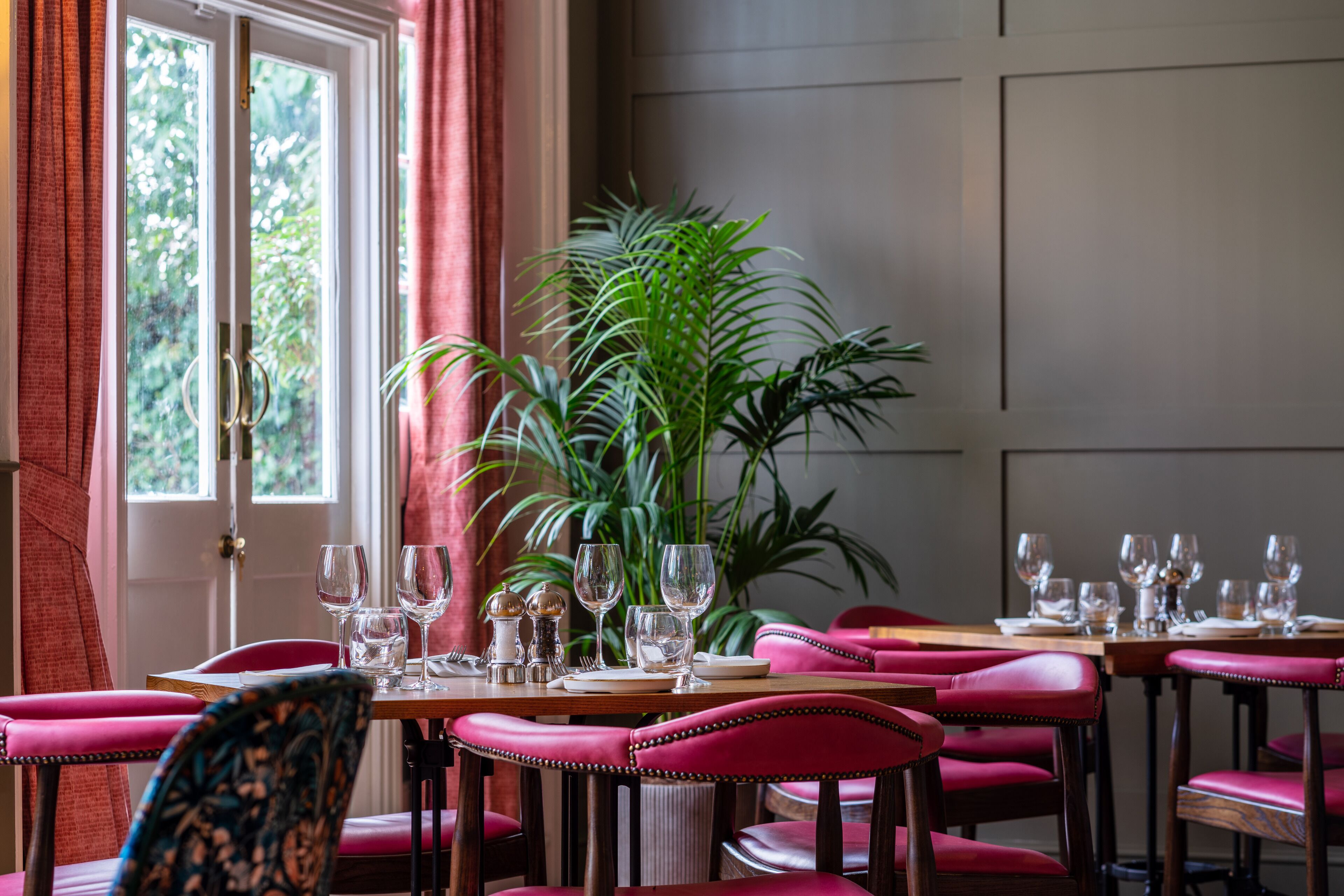 Breakfast, lunch and dinner served