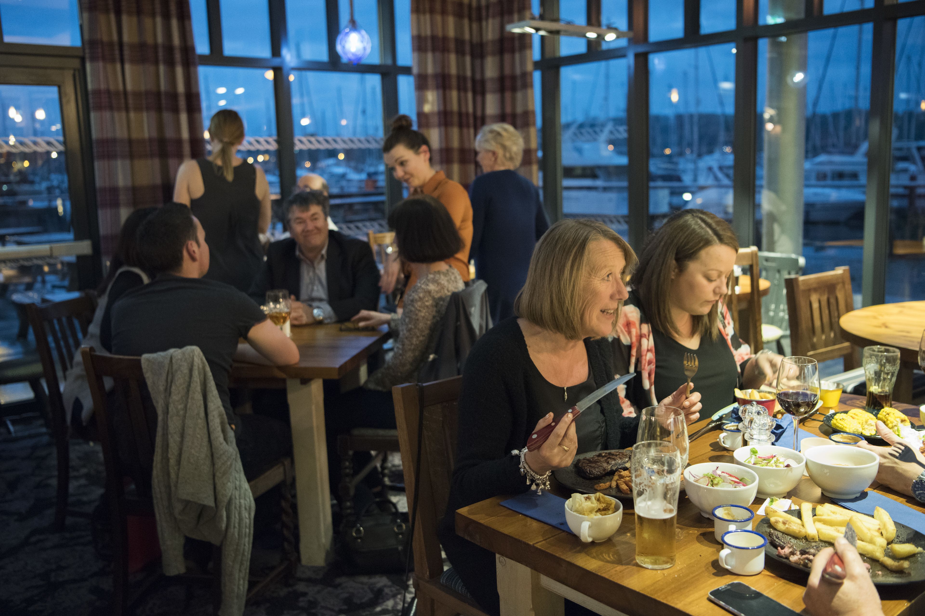 Serveert ontbijt, lunch, diner, uitzicht op de zee 