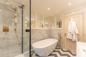 Classic Double Room | Bathroom | Free toiletries, hair dryer, towels - Royal Albion Hotel (Broadstairs)