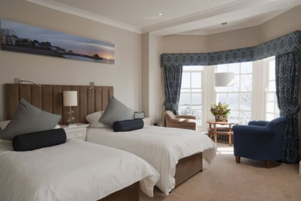 Desk, iron/ironing board (on request), WiFi (free), bed sheets