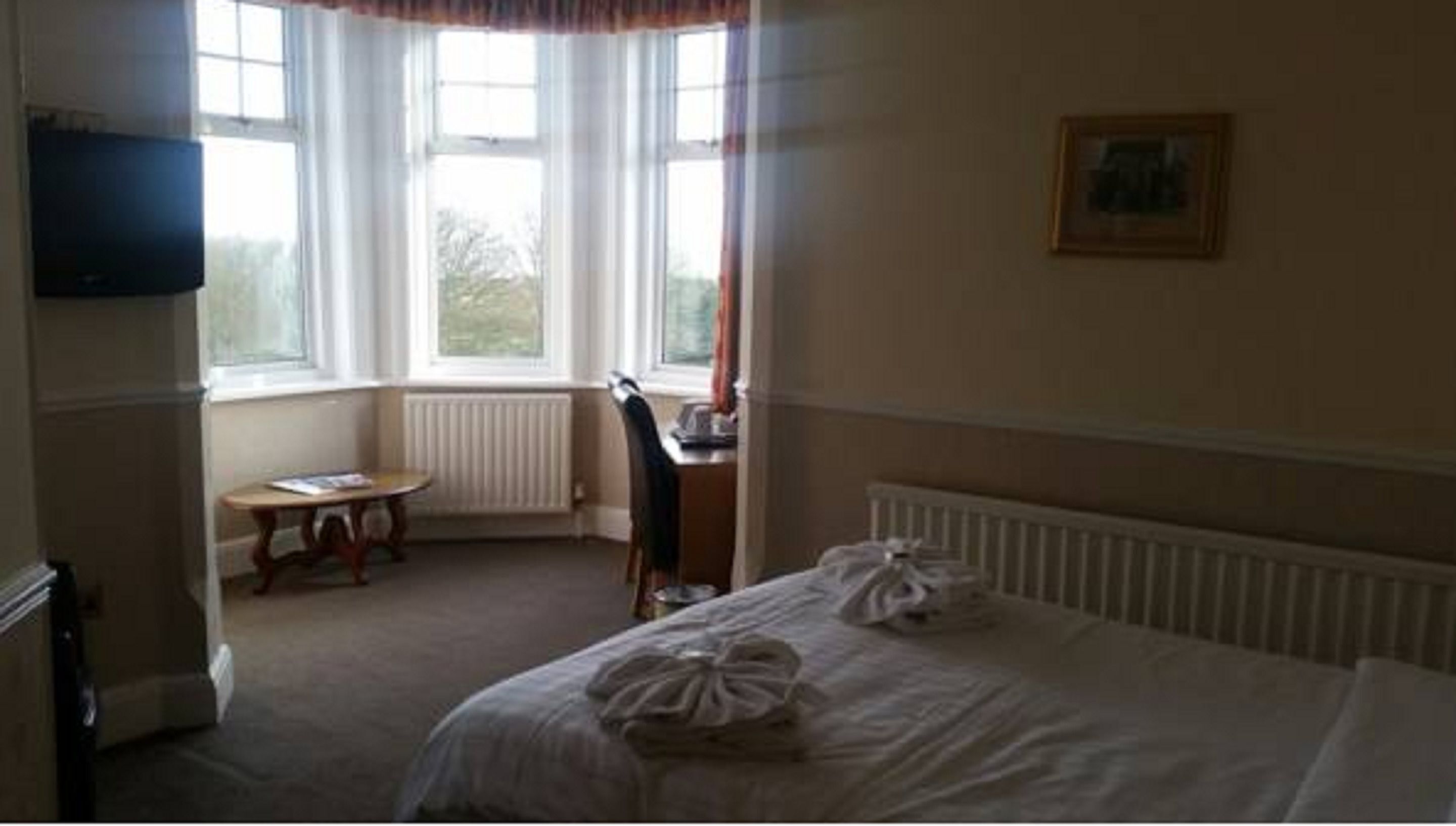 Desk, free WiFi, bed sheets