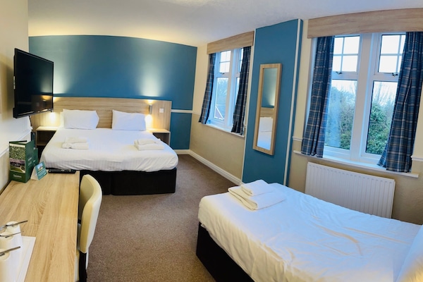 Familienzimmer | Schreibtisch, kostenloses WLAN, Bettwäsche