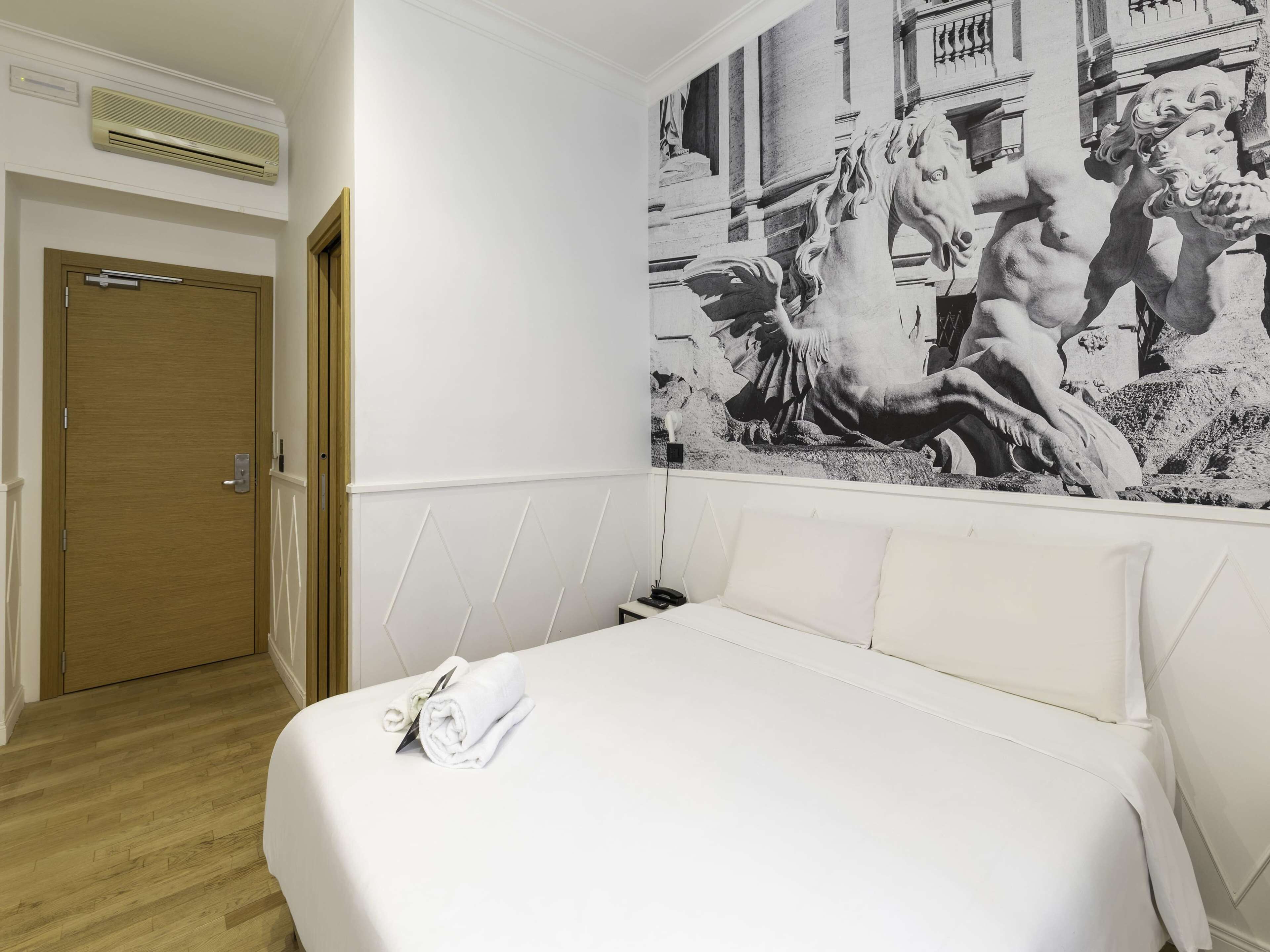 standard double room, non smoking | select comfort beds, in-room safe, desk, soundproofing