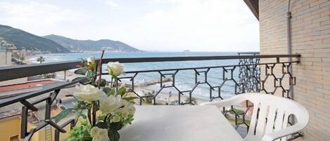 Kamar Double, balkon, pemandangan laut | Teras/patio