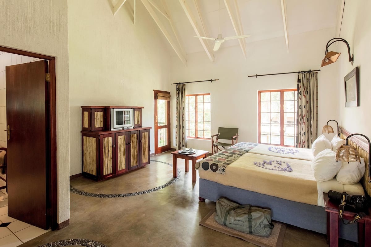 standard room, courtyard area | view from room