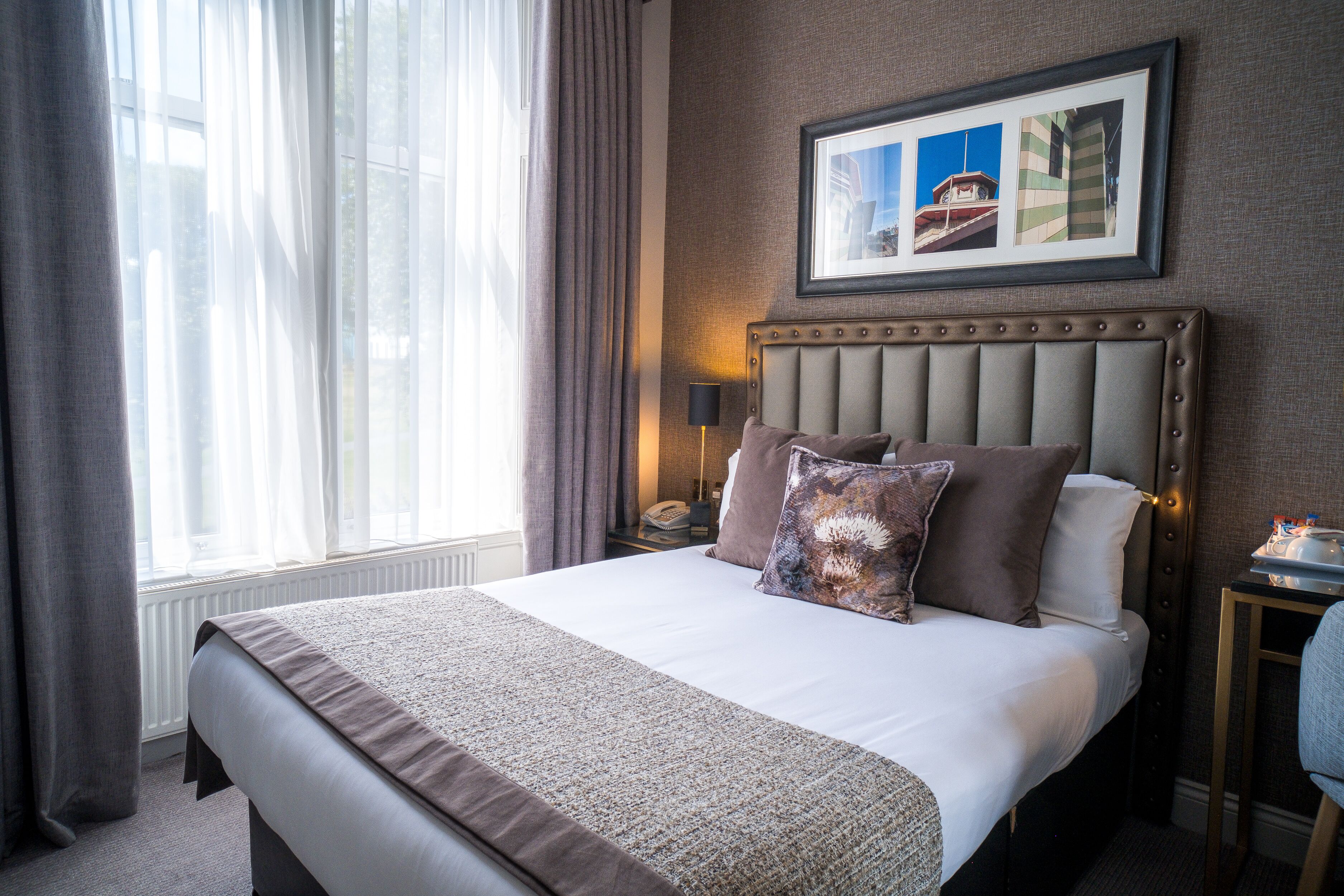 economy double room | desk, iron/ironing board, cots/infant beds, rollaway beds