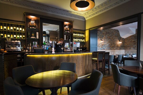 Bar (on property) - Number 10 Hotel (Glasgow)