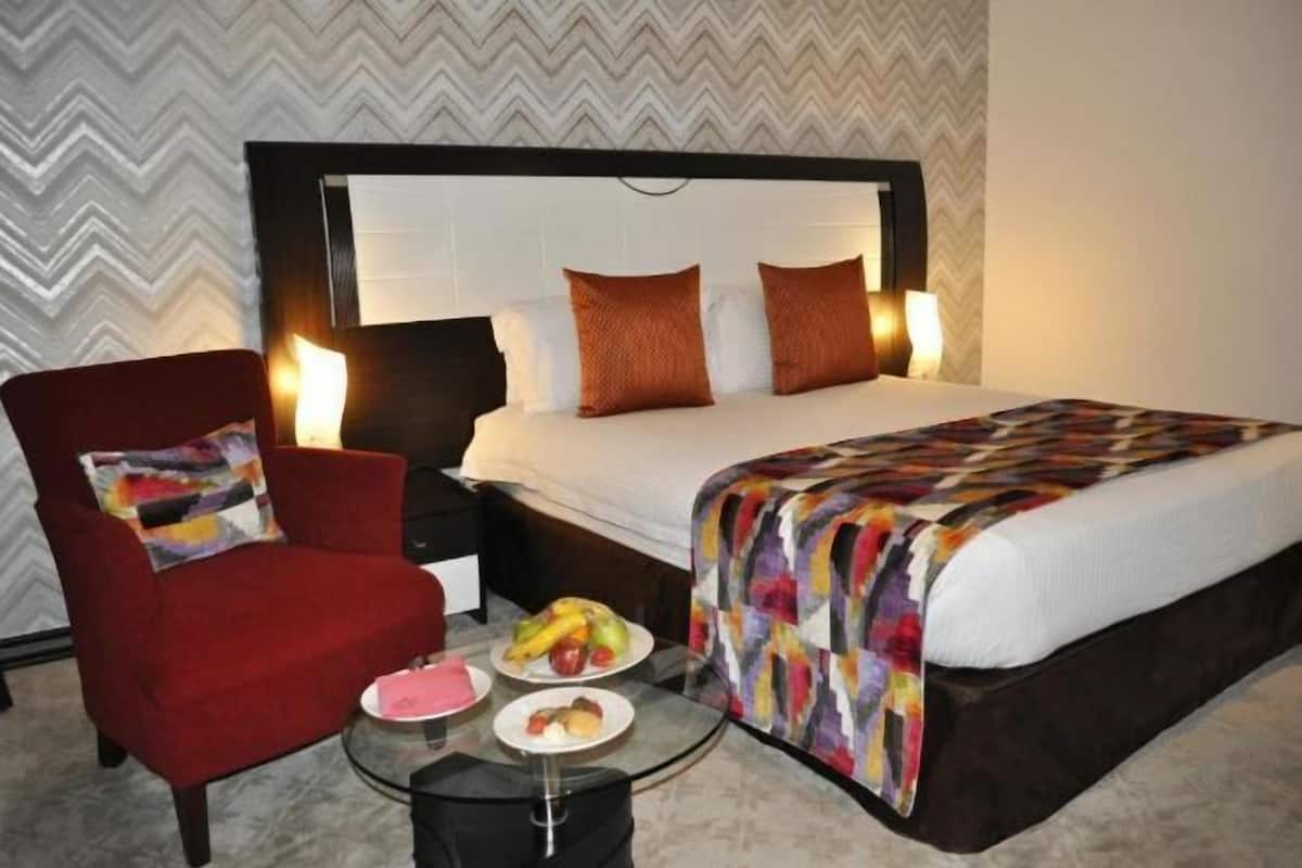 Premium bedding, minibar, in-room safe, desk