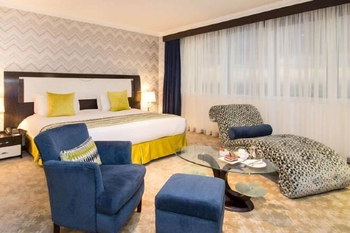 Premium bedding, minibar, in-room safe, desk
