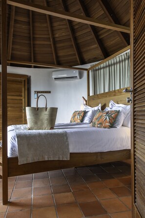 In-room safe, blackout curtains, soundproofing, iron/ironing board - Langley Resort Fort Royal (Deshaies)