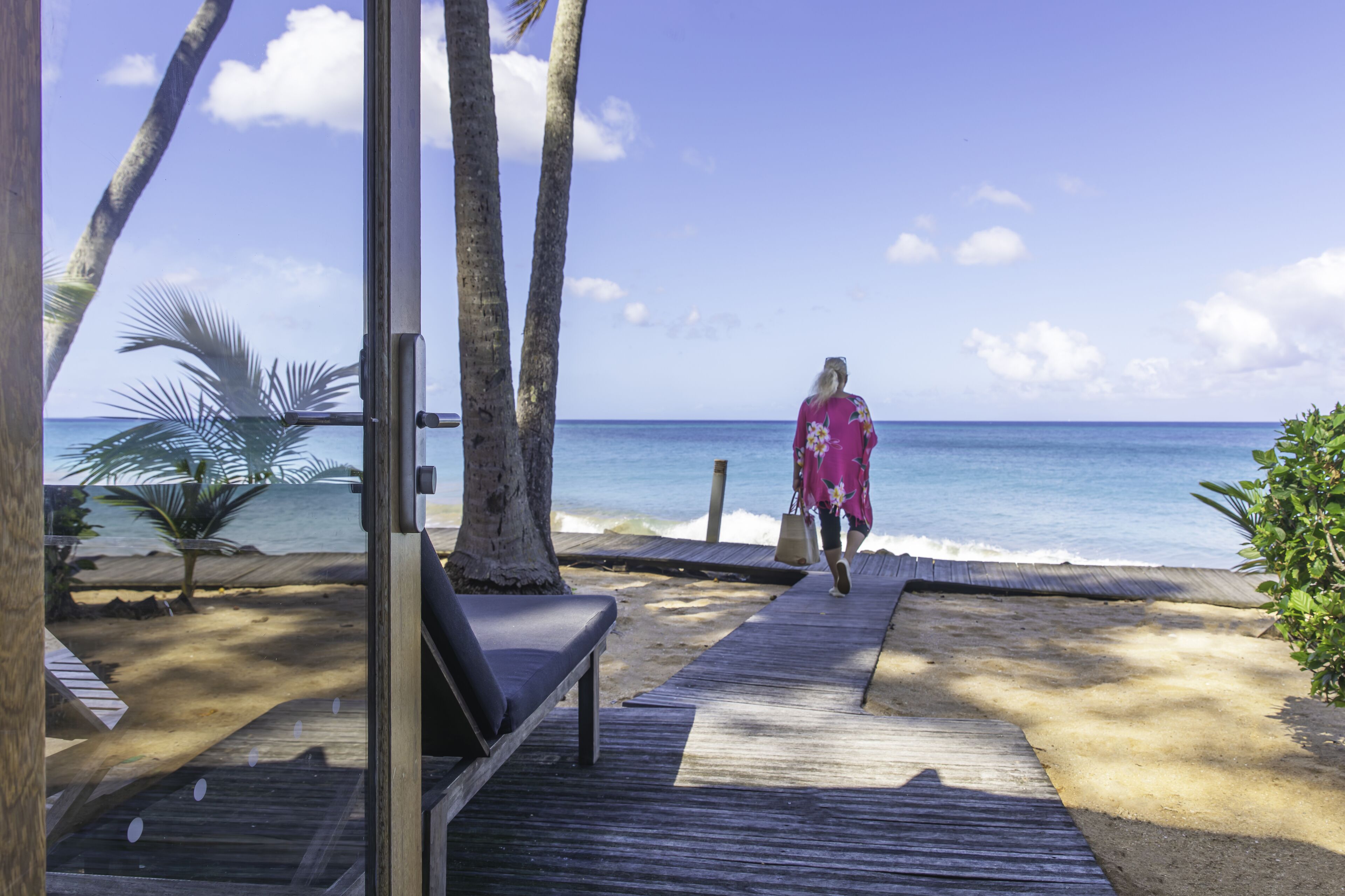 Romantic Bungalow, Beachfront | Peti besi dalam bilik, langsir/tirai gelap terus, kalis bunyi 