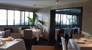 Café da manhã, almoço e jantar