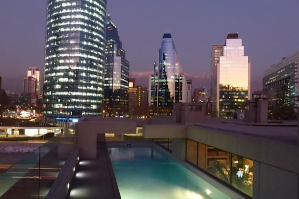 Seasonal outdoor pool, pool umbrellas