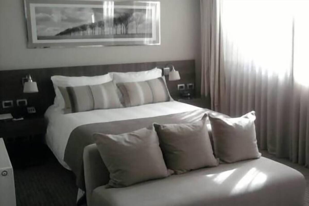 Minibar, in-room safe, desk, blackout drapes