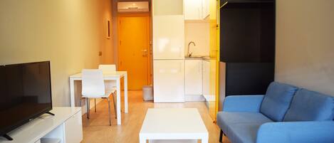 Standard-studio | Työpöytä, ilmainen Wi-Fi, vuodevaatteet