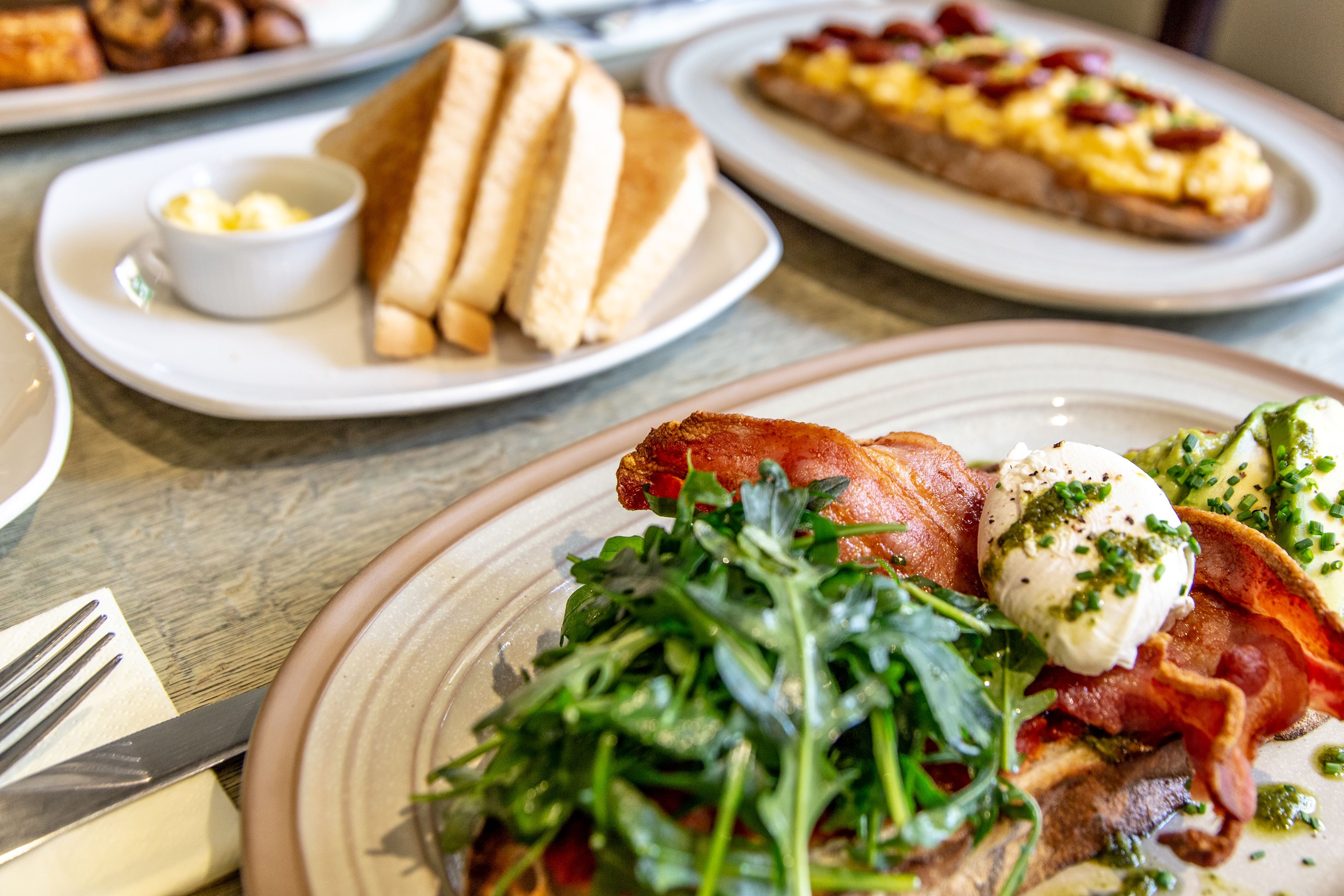 free daily full breakfast