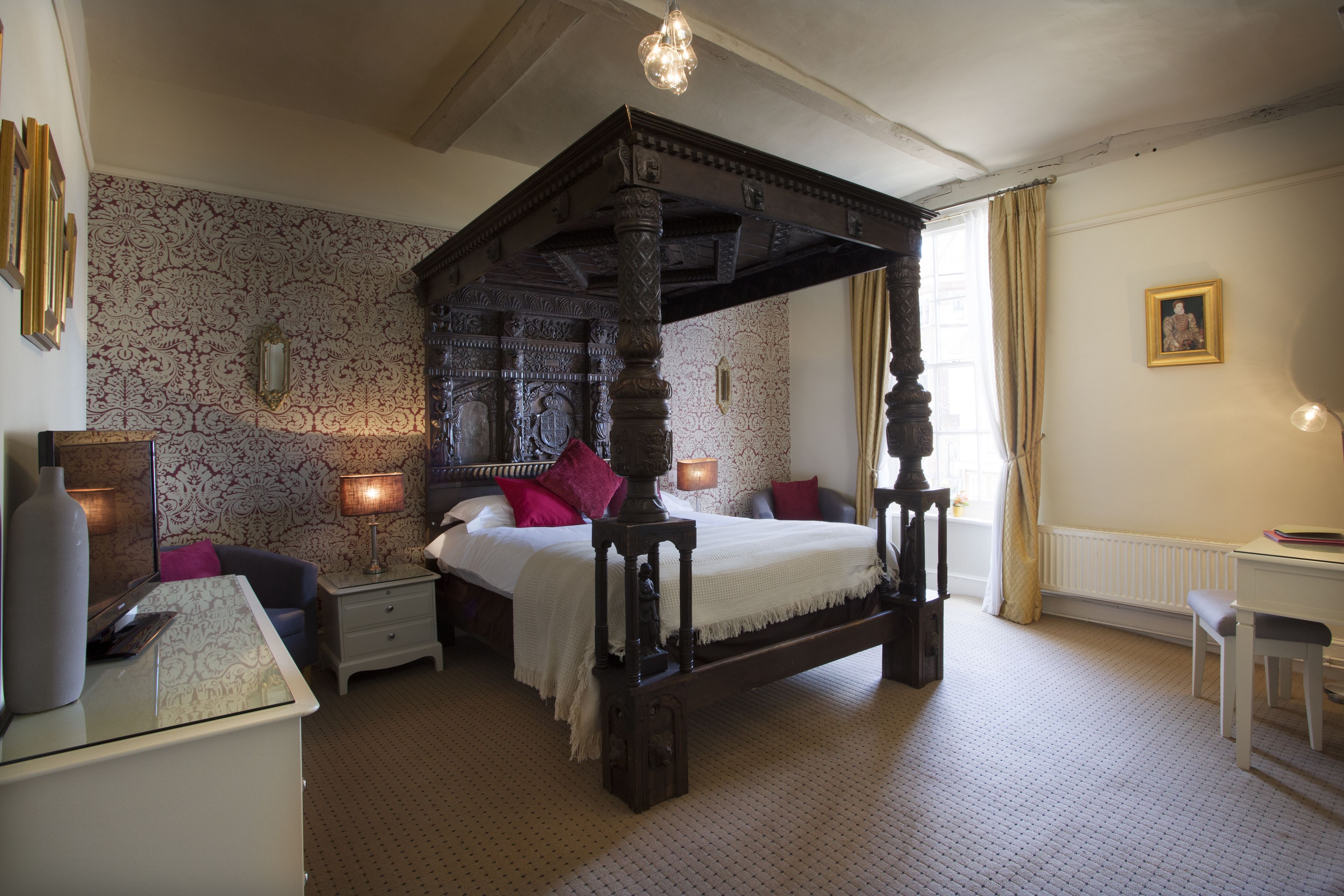 luxury double room | premium bedding, individually decorated, individually furnished, desk