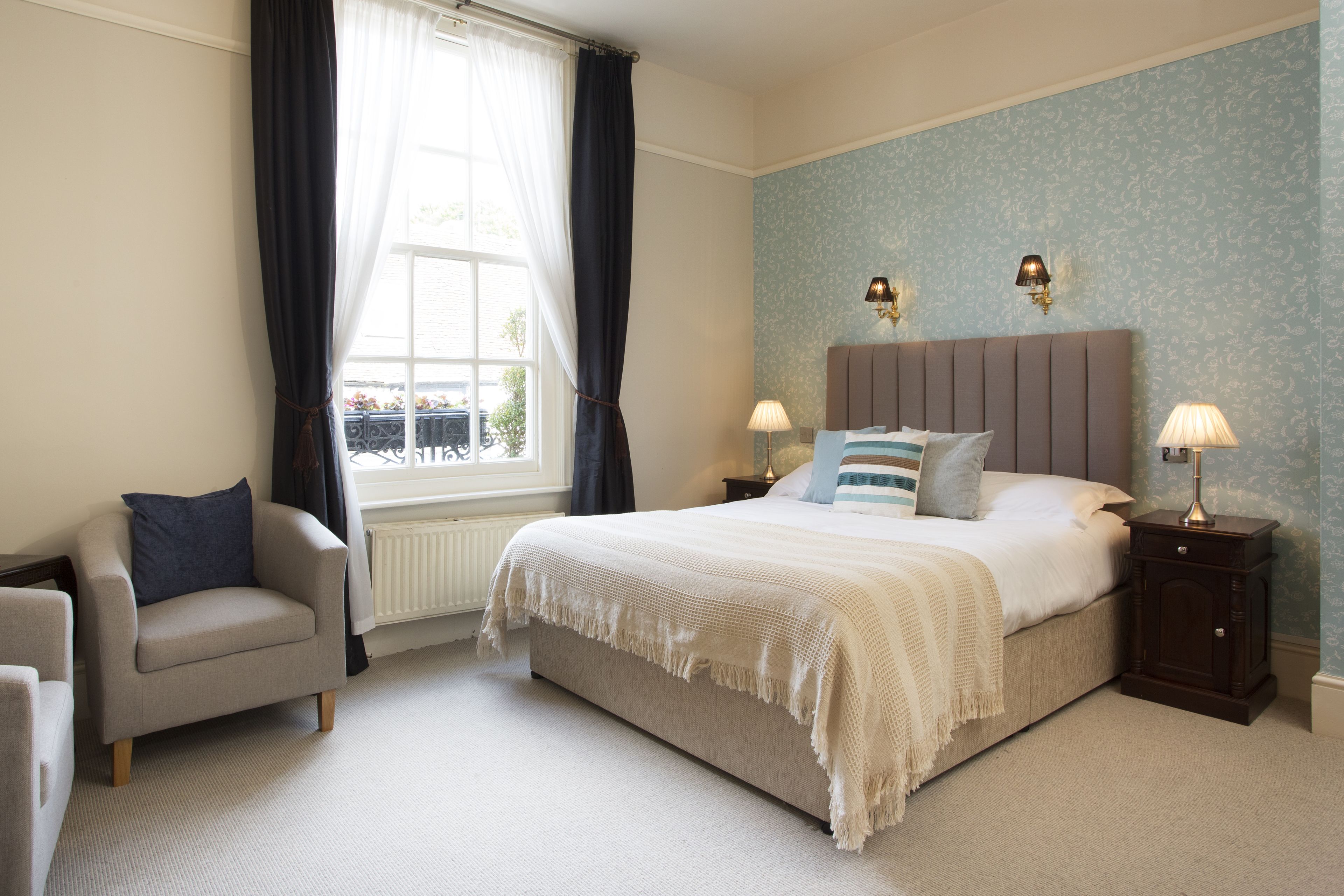 Superior Double Room | Living area | Flat-screen TV